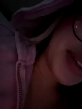 saliha_pinky_ webcam