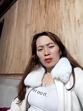 Bianly live cam screenshot female on WhoFuck.me — Live Sex Chat & Hookups