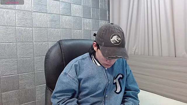 iantwink18 (M twink) - cum show