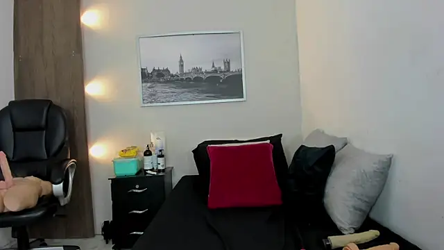 cheryl_jones - Cheryl_JONES's free webcam - UK Sex Cams