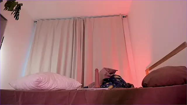 Viktoria_Oliverr webcam