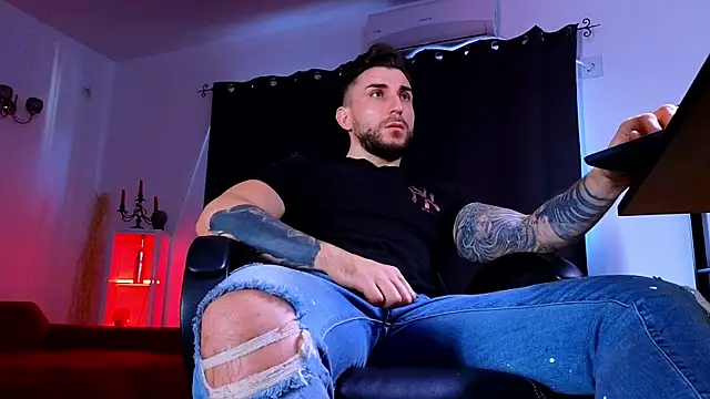 MightyAaron66 webcam