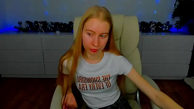Alina_Blonde webcam