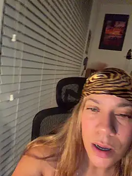 Bigbuttbrooklynn webcam