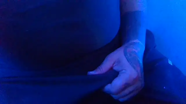 Kerrry_Caverga webcam