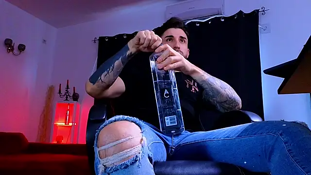 MightyAaron66 webcam