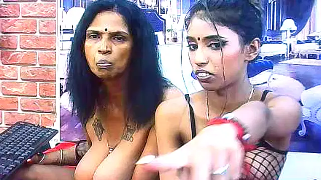 IndianSexySlender webcam