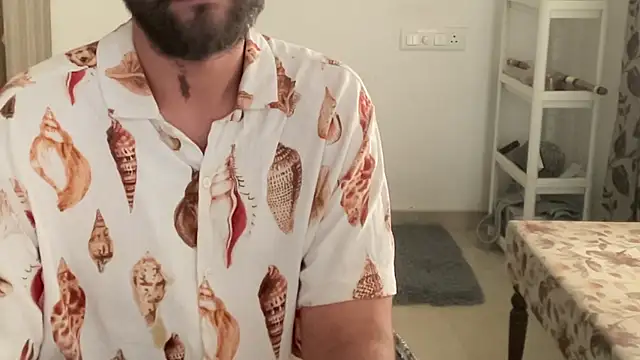 MakeMeAwareAah webcam