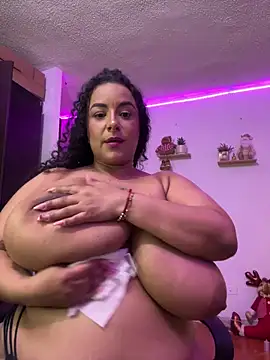 ariadna_cooper (F young) - Oil glow on my curves 🫧✨