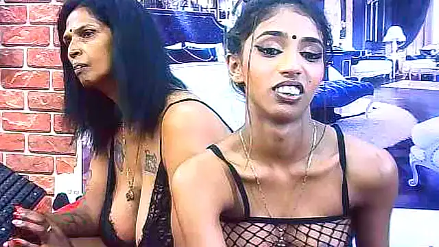 IndianSexySlender webcam