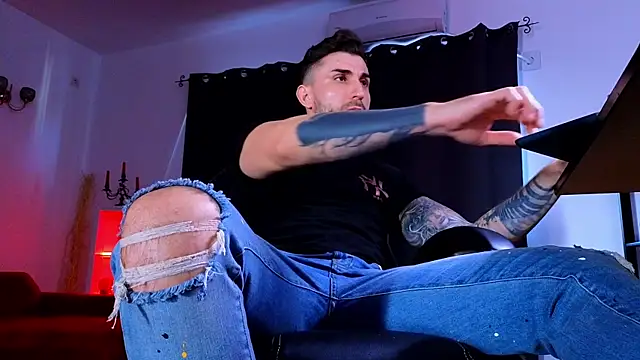 MightyAaron66 webcam