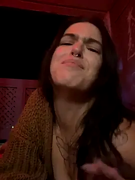 Webcam Model (SafeinouterSpace)  is live.Free join now!