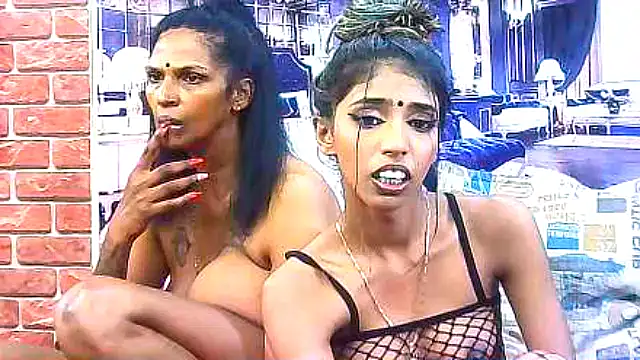 IndianSexySlender webcam