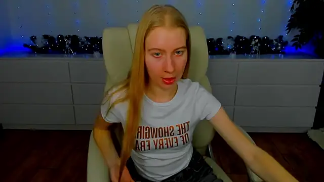Alina_Blonde webcam