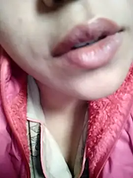 Webcam Model (Anki-doll)  is live.Free join now!