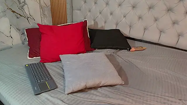 scarlett_diaz17 (F young) - deep finger in my pussy