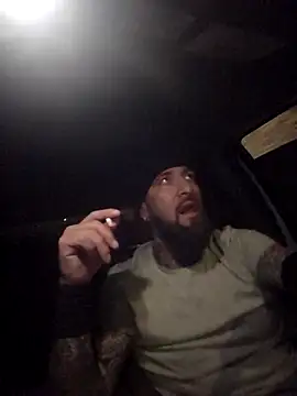 beardedtattood (Ask my age) - How many times can I cum🎅 2 week goal🎄