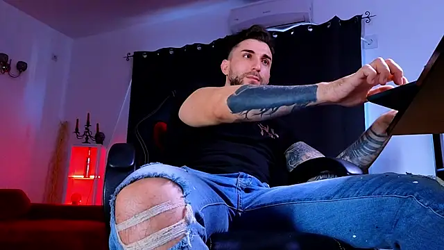 MightyAaron66 webcam