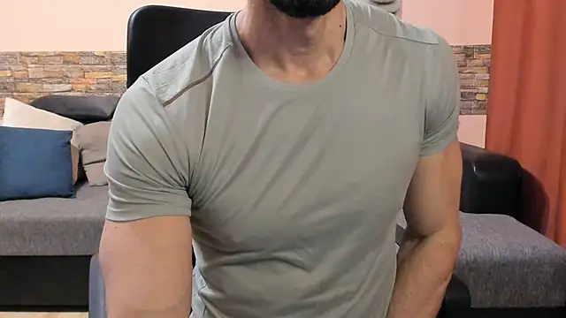 hothunktrainer - HotHunkTrainer's free webcam - UK Sex Cams