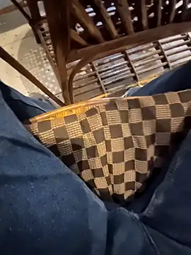 YoursThickDick webcam