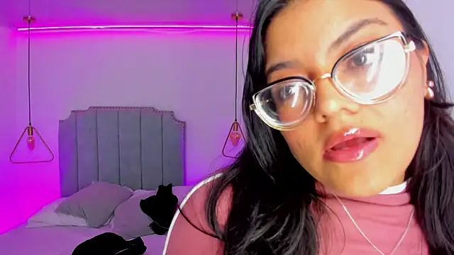 ScarlettWhitmore webcam