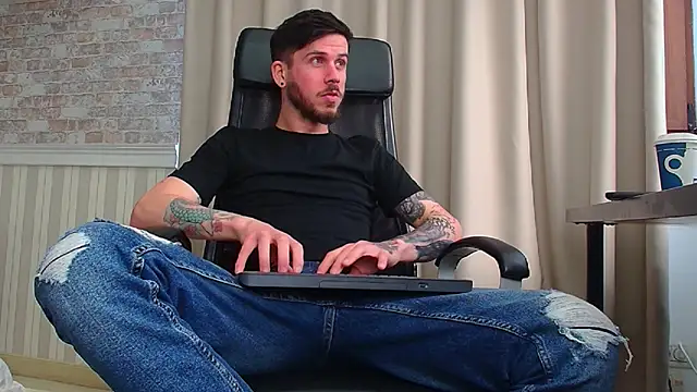 jonahshaw (M young) - BIG LOAD CUM!!!!