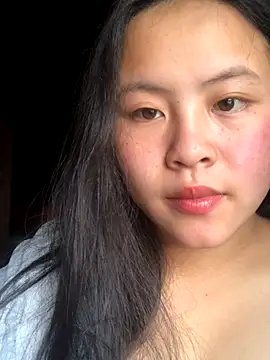 Webcam Model (Tiiahpu)  is live.Free join now!