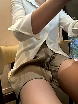 Webcam Model (Hamy88)  is live.Free join now!