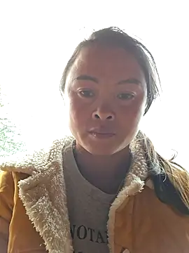 xuxulovezz - Xuxulovezz's free webcam - UK Sex Cams