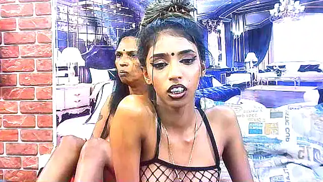 IndianSexySlender webcam