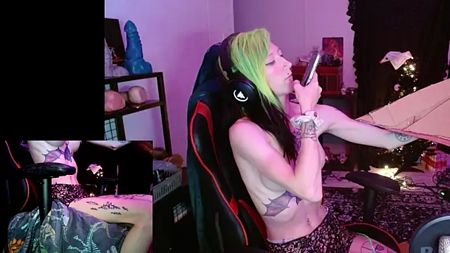 alicewonder09 webcam