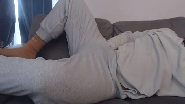 hugemachohandsome webcam