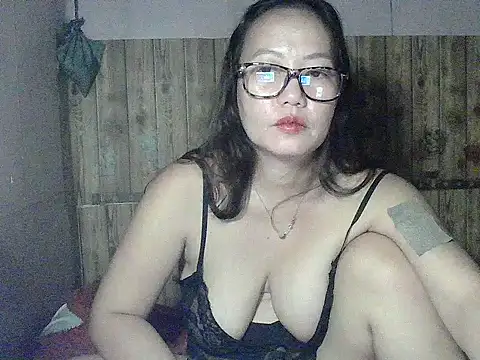 Pinay_BigTits69 webcam