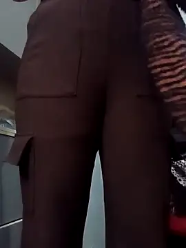 Webcam Model (Aachal_7) is live