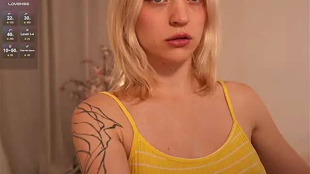 lolly_pie (F young) - play with nipples