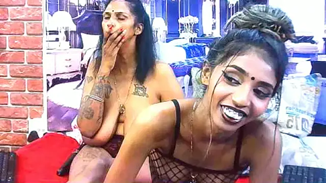 IndianSexySlender webcam