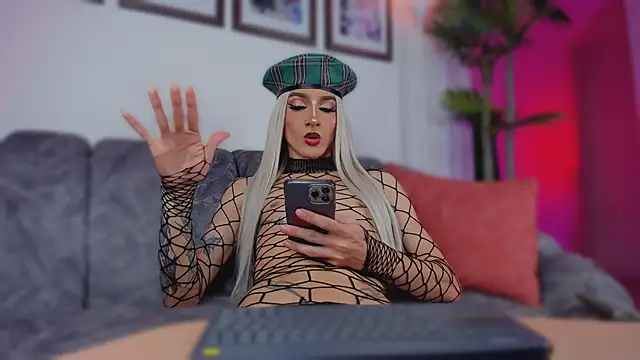 Taylor__foxxx Live Webcam on Stripchat