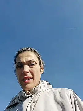 SheTheDeeevil webcam