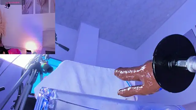 raven_blackk from StripChat is Freechat