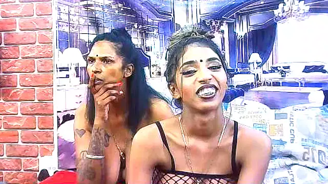 IndianSexySlender webcam