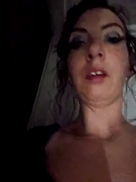 erinsmiles - ErinSmiles's free webcam - UK Sex Cams