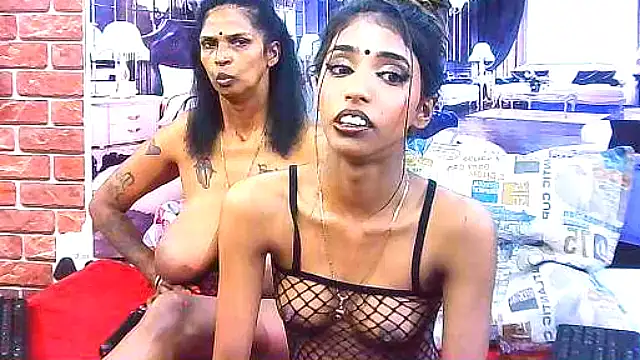 IndianSexySlender webcam