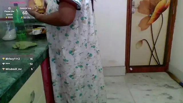 Teekhi_mirchii webcam