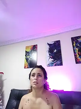 caroline_jons (F young) - Oil in my tits 🍒