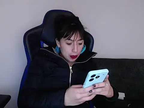 luisa_homes (F young) - show  my  pussy