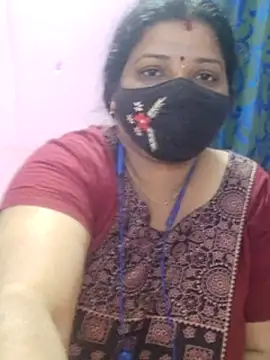 lathikaqueentamil webcam