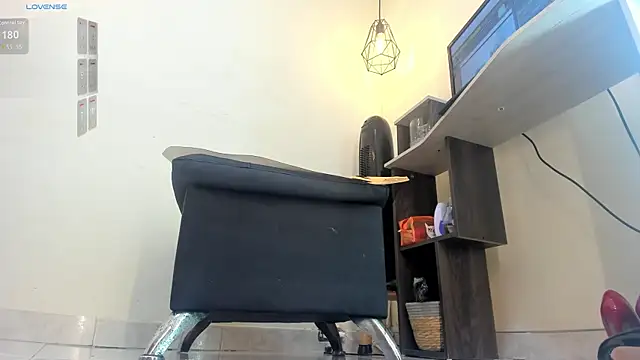 victoria_christie (F mature) - squirt