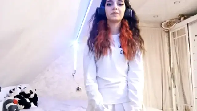 kizzieschronce - KizzieSchronce's free webcam - UK Sex Cams