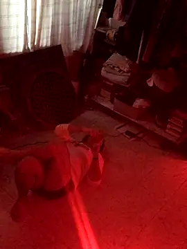 DemienMdivani webcam