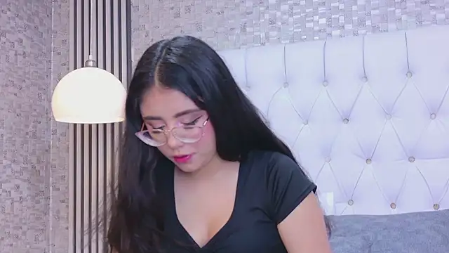 ScarlettPetrova webcam